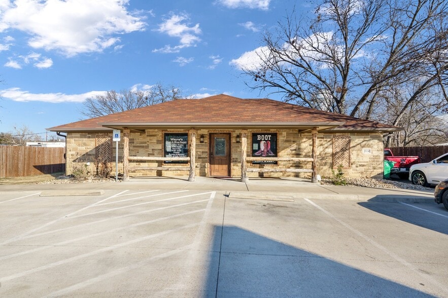 2524 Carson St, Haltom City, TX for sale - Building Photo - Image 1 of 26