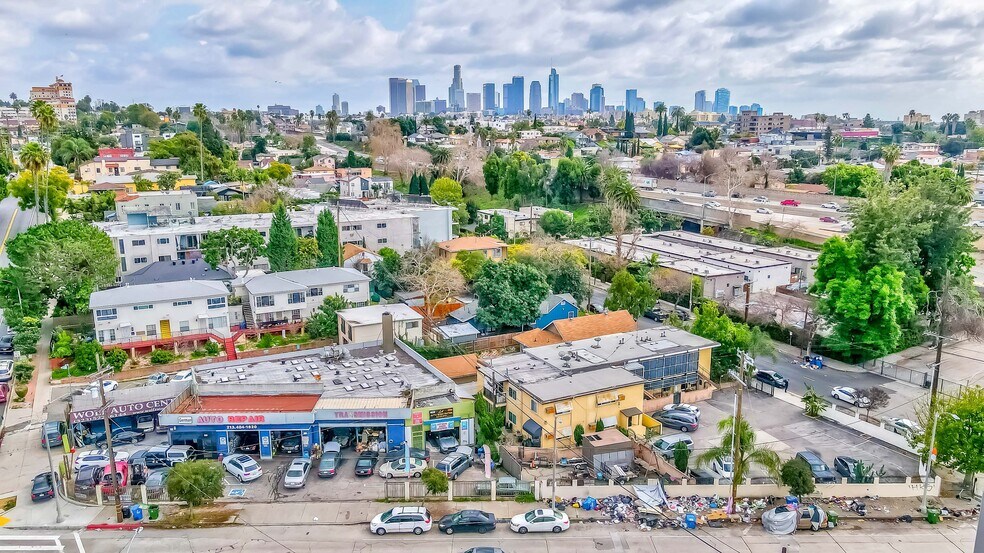 520 Silver Lake Blvd, Los Angeles, CA à vendre - Photo du bâtiment - Image 2 de 12