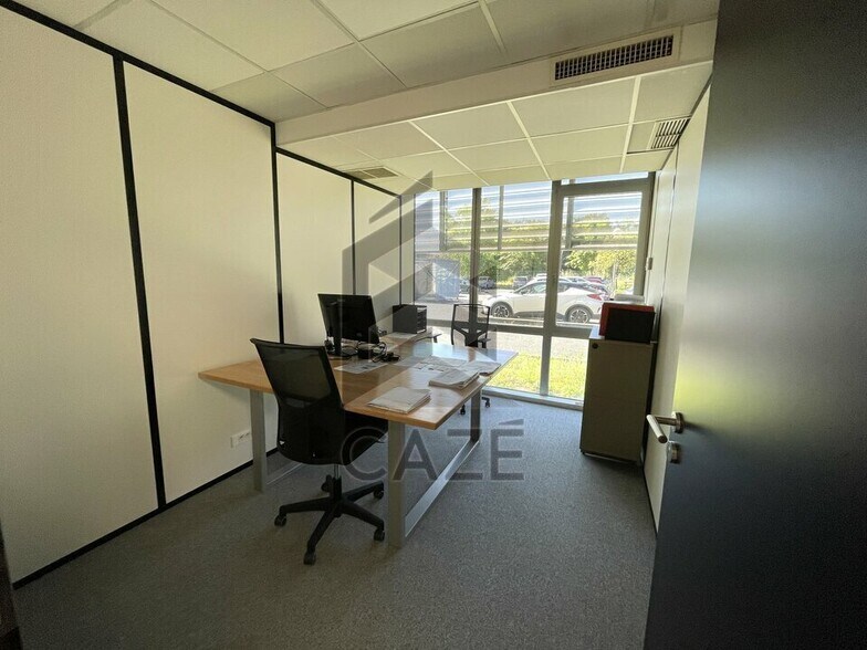 Office in Mérignac for lease - Interior Photo - Image 2 of 11