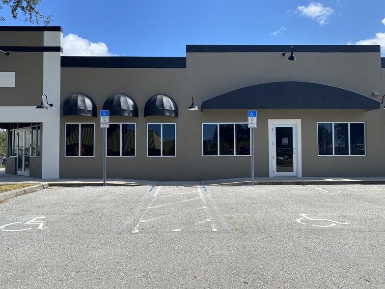 5952-6012 Clark Center Ave, Sarasota, FL à louer - Photo du bâtiment - Image 2 de 2