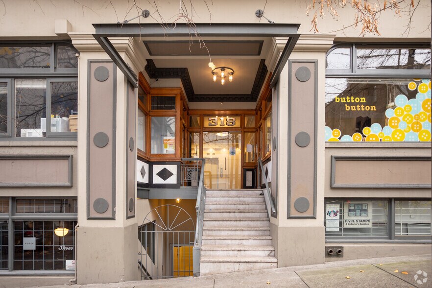 318 Homer St, Vancouver, BC à louer - Photo du bâtiment - Image 3 de 4