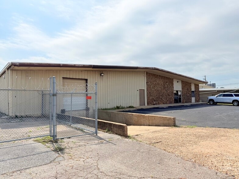 4066 Hatcher Cir, Memphis, TN for lease - Building Photo - Image 2 of 2