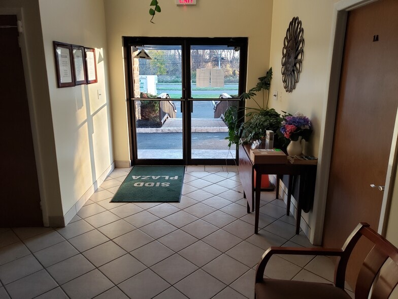 500 State Route 33 W, Millstone Township, NJ à louer - Photo intérieure - Image 2 de 7