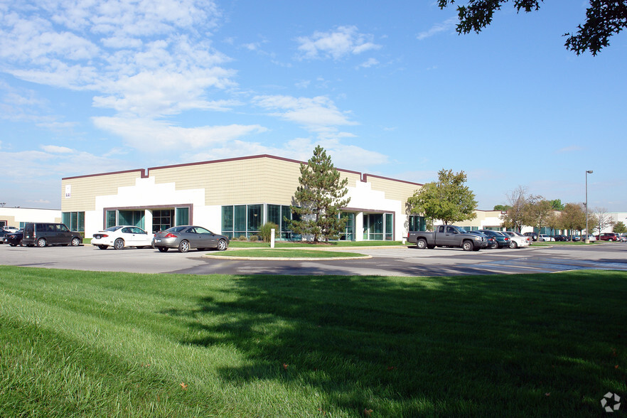 5273-5307 Lakeview Parkway South Dr, Indianapolis, IN for lease - Primary Photo - Image 1 of 3