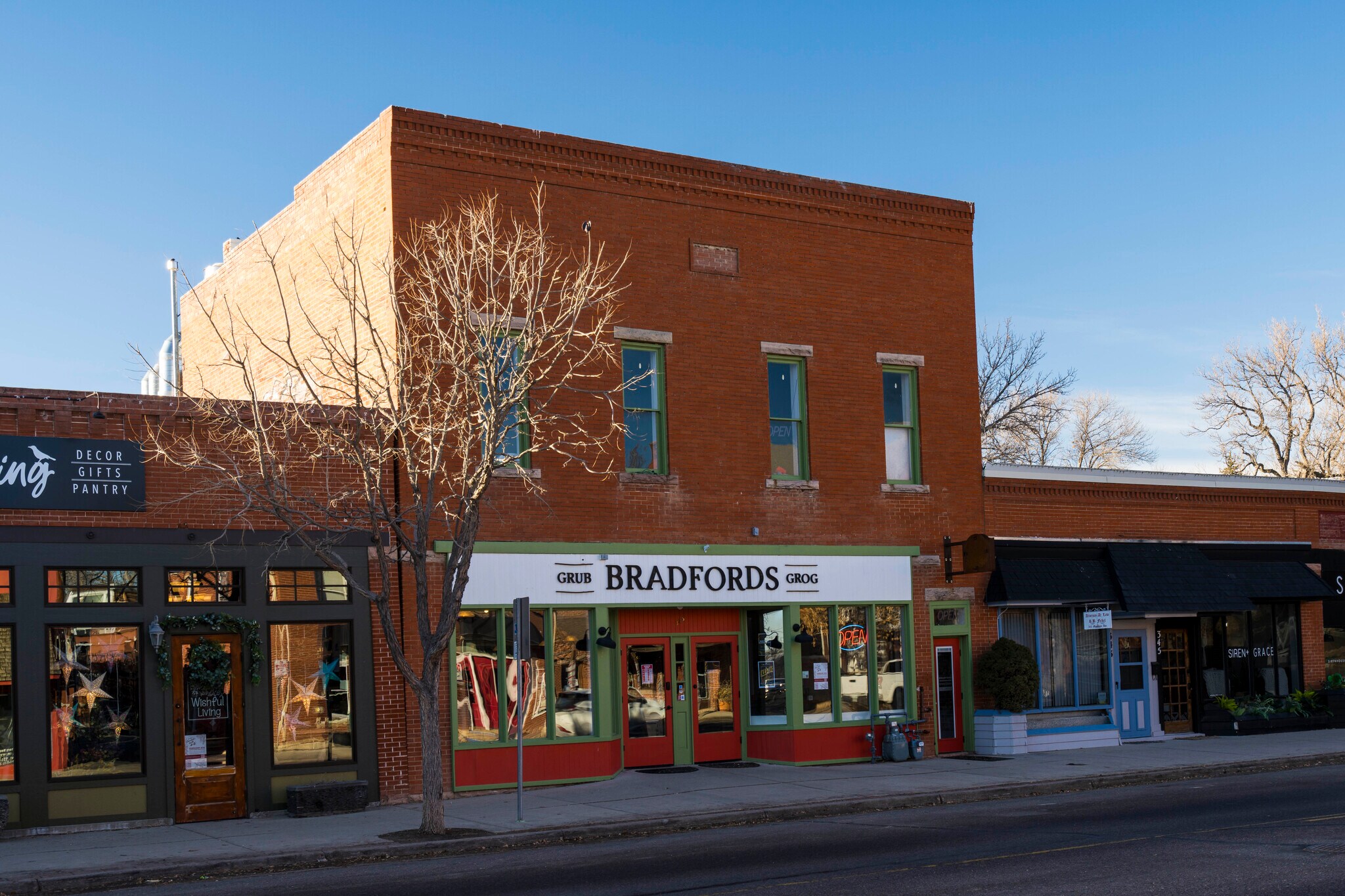 335 Mountain Ave, Berthoud, CO à vendre Photo du bâtiment- Image 1 de 20