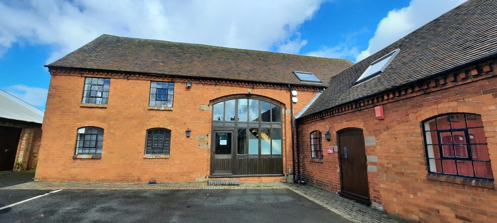 Wheeley Rd, Alvechurch à louer - Photo du bâtiment - Image 2 de 3