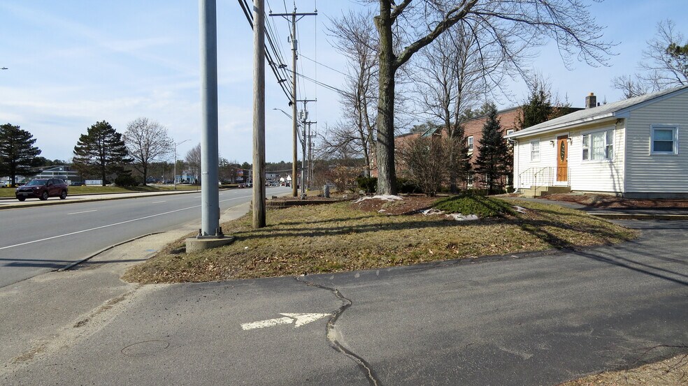 613 Amherst St, Nashua, NH à vendre - Photo du bâtiment - Image 3 de 5