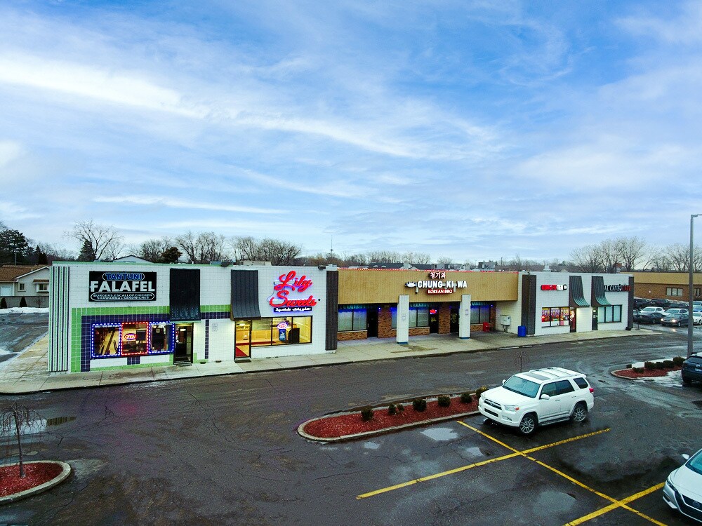 1999-2157 E Fifteen Mile Rd, Sterling Heights, MI à louer Photo du bâtiment- Image 1 de 3