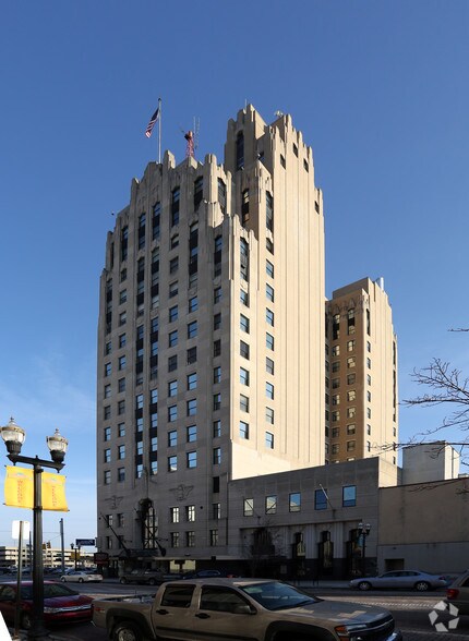 503 S Saginaw St, Flint, MI à louer - Photo du bâtiment - Image 2 de 6