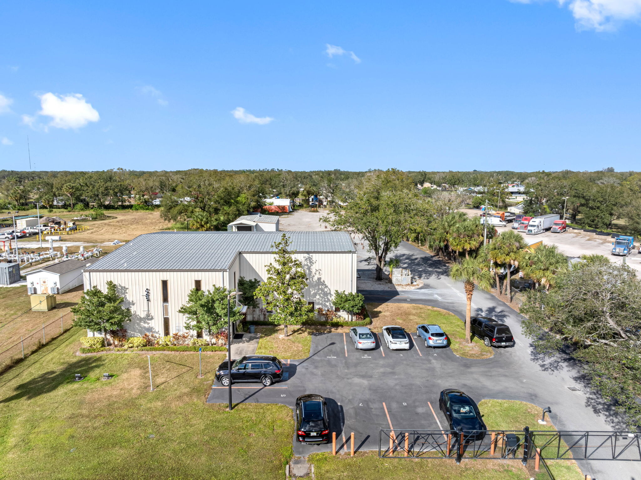 5910 Hartford St, Tampa, FL for lease Building Photo- Image 1 of 9