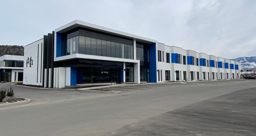 1625 Dilworth Dr, Kelowna, BC for sale Primary Photo- Image 1 of 2