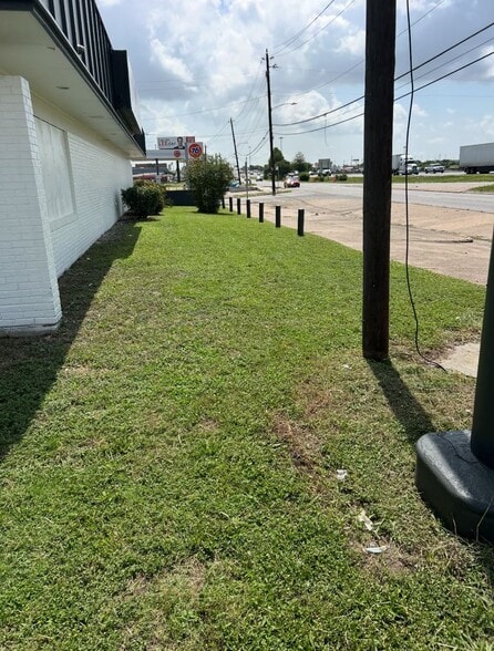 13131 East Fwy, Houston, TX for sale - Building Photo - Image 3 of 13