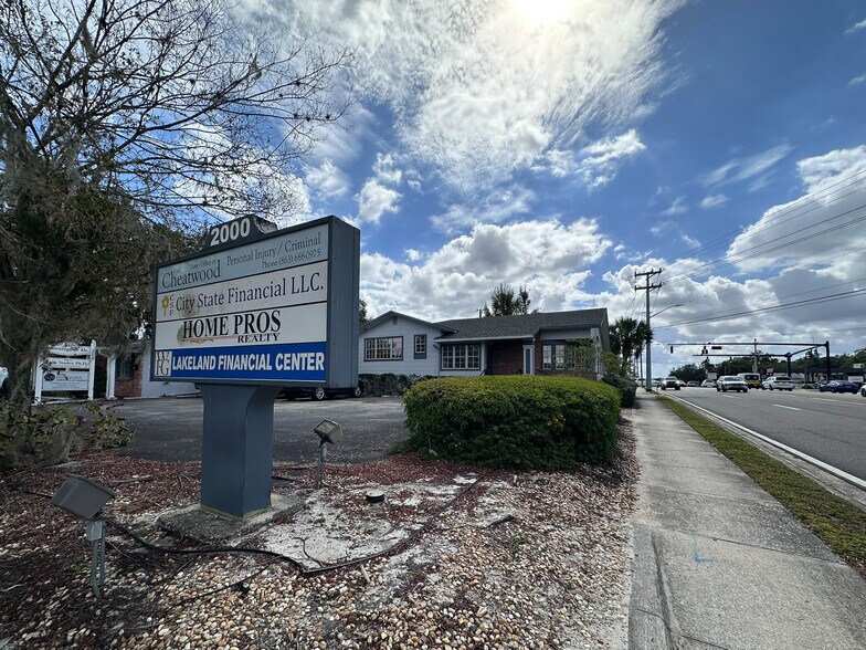2000 S Florida Ave, Lakeland, FL à louer - Photo du bâtiment - Image 3 de 22