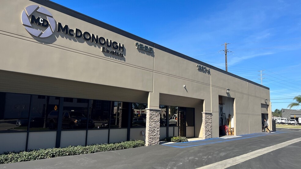 1285-1287 N Jefferson St, Anaheim, CA for lease - Primary Photo - Image 1 of 8