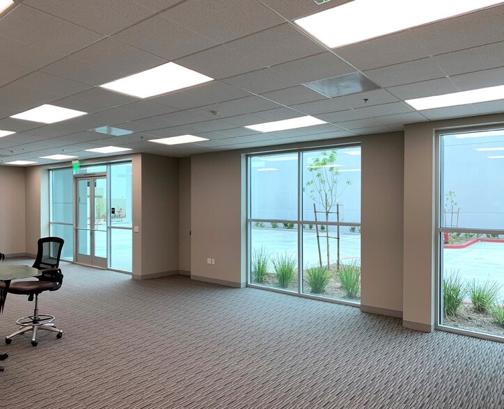 14078 Meridian Pky, Riverside, CA for sale - Interior Photo - Image 2 of 3