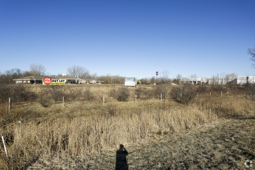S Foster & Milan Dr, Saukville, WI for sale - Building Photo - Image 3 of 7