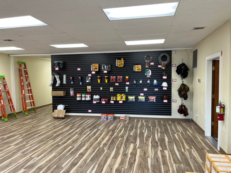 507 N Everett St, Kennewick, WA for lease - Building Photo - Image 3 of 6