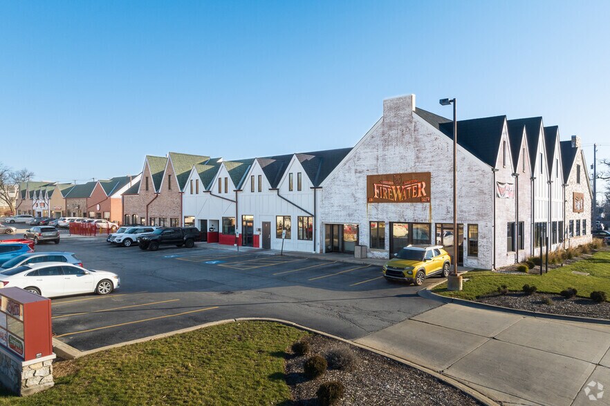 623 W North Ave, Elmhurst, IL à louer - Photo du bâtiment - Image 2 de 19