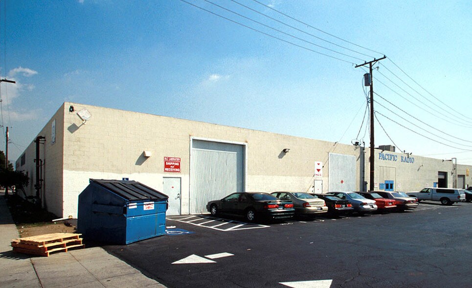 2231-2249 N Hollywood Way, Burbank, CA à vendre - Photo du bâtiment - Image 2 de 5