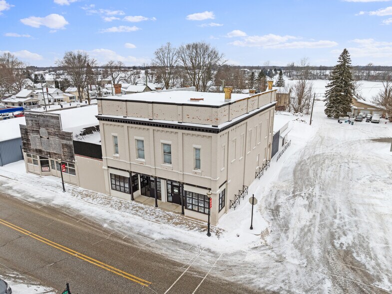 4654 Water St, Columbiaville, MI à vendre - Photo du bâtiment - Image 3 de 17