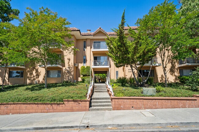 More details for 1183 Saranap Ave, Walnut Creek, CA - Multifamily for Sale