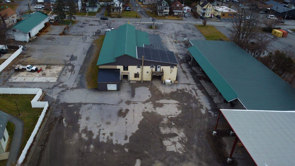 1870 Hamburg St, Schenectady, NY à louer - Photo du bâtiment - Image 3 de 8