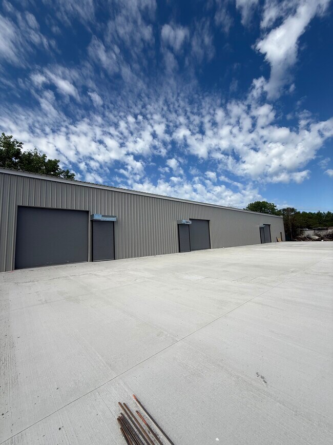 More details for 3246 S 61st St, Philadelphia, PA - Flex, Industrial for Lease