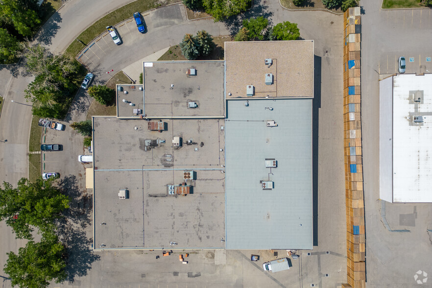 2626 12th St NE, Calgary, AB for sale - Aerial - Image 2 of 7