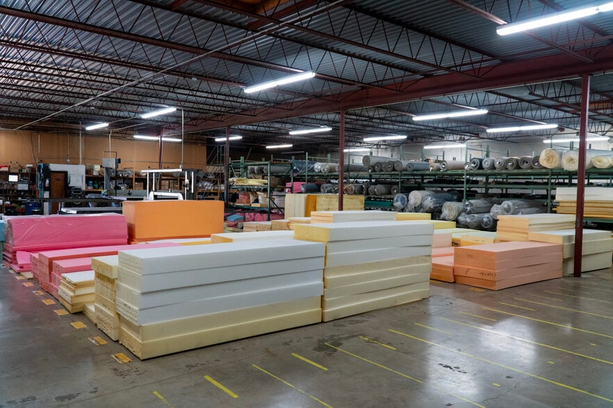 3911 Woodbury Dr, Austin, TX for lease - Building Photo - Image 2 of 7