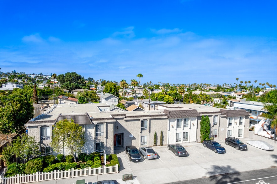 4649 Voltaire St, San Diego, CA for sale - Building Photo - Image 1 of 10