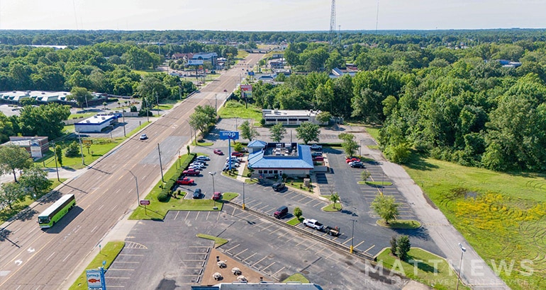 1661 Sycamore View Rd, Memphis, TN à vendre - Photo du bâtiment - Image 2 de 4