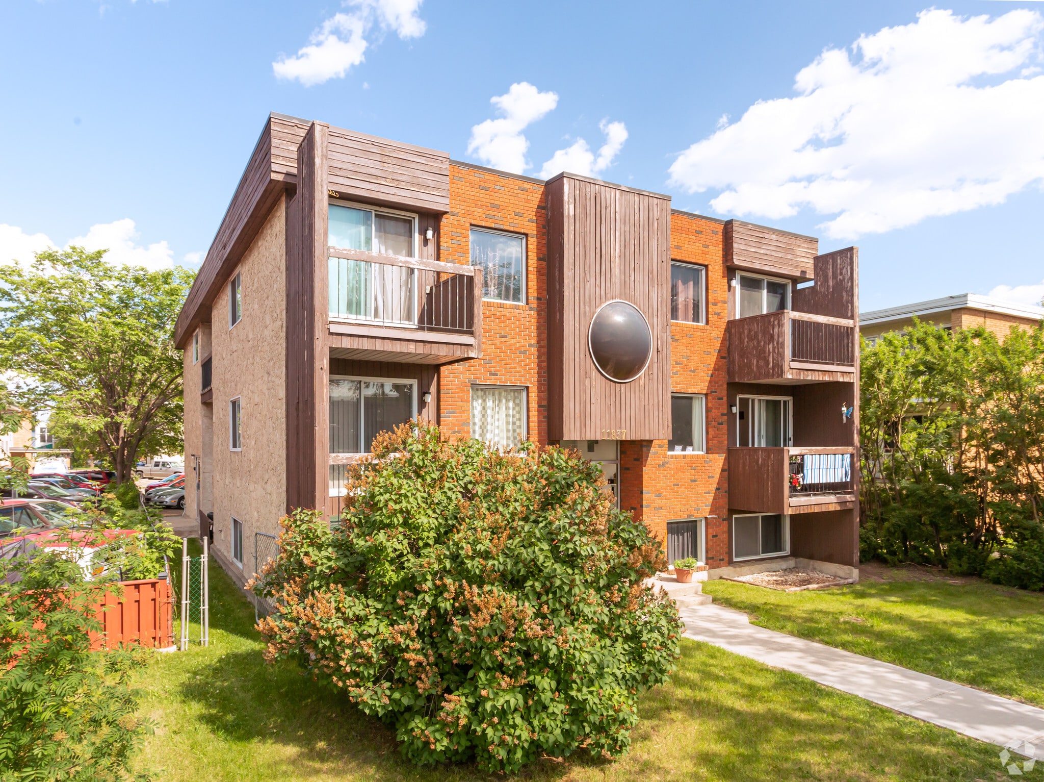 11837 106th St NW, Edmonton, AB à vendre Photo principale- Image 1 de 1