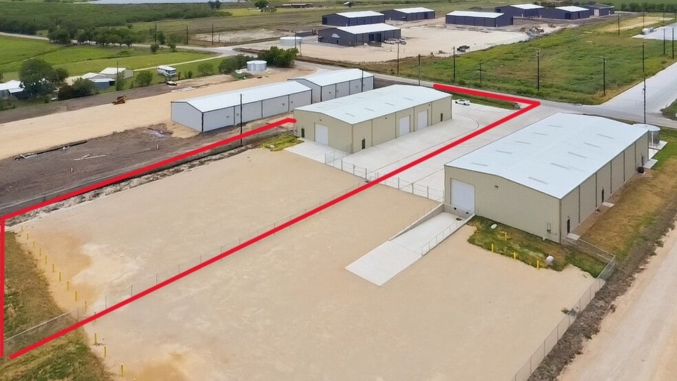 764 Soechting Rd, New Braunfels, TX à louer - Photo du bâtiment - Image 3 de 25