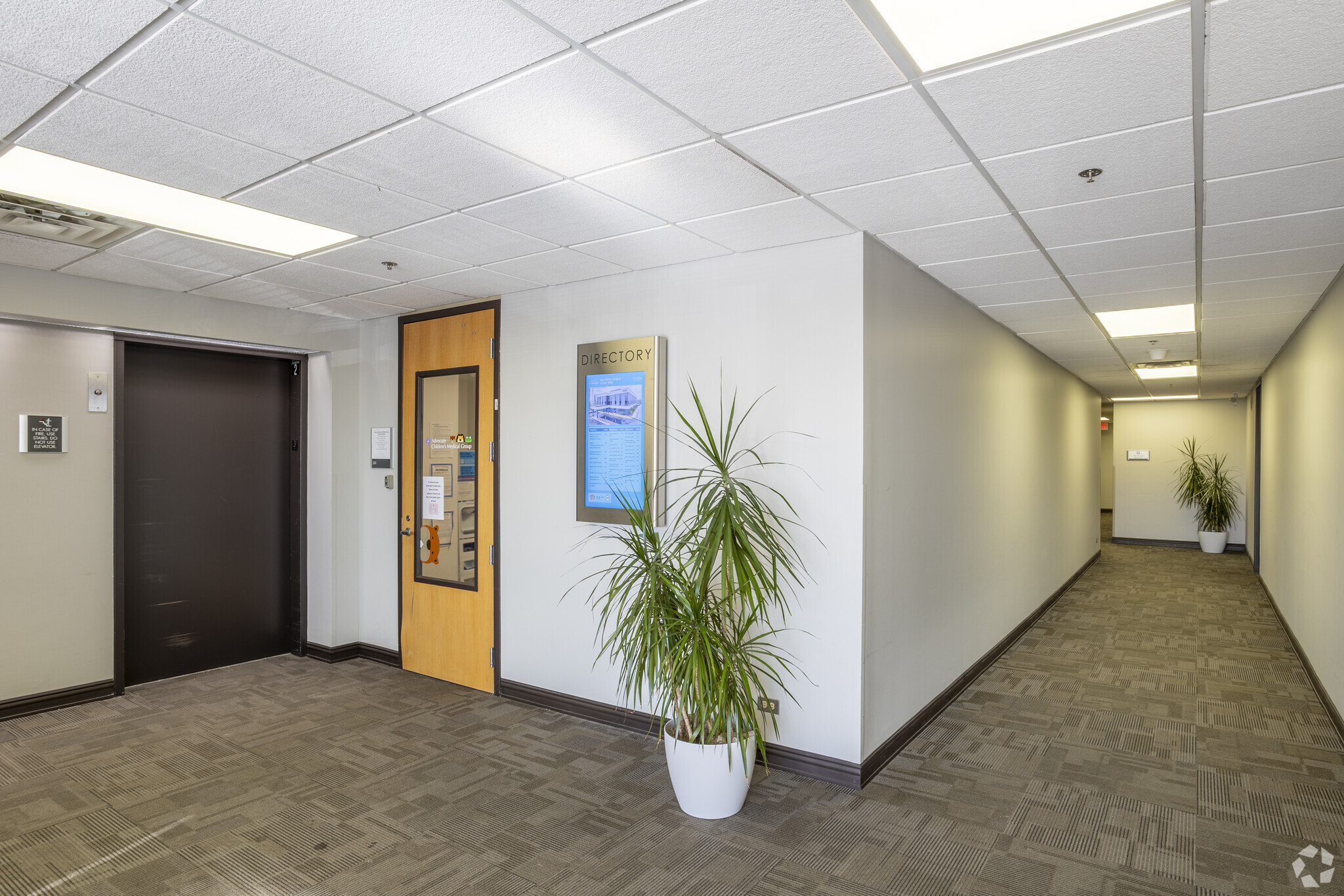8901 Golf Rd, Des Plaines, IL à louer Photo intérieure- Image 1 de 9