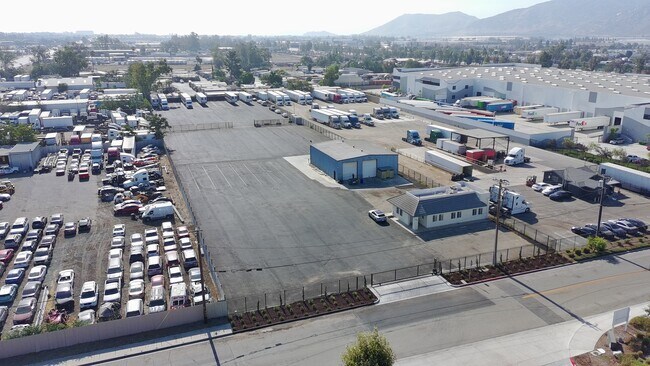 Plus de détails pour 10157-10167 Live Oak Ave, Fontana, CA - Terrain à louer