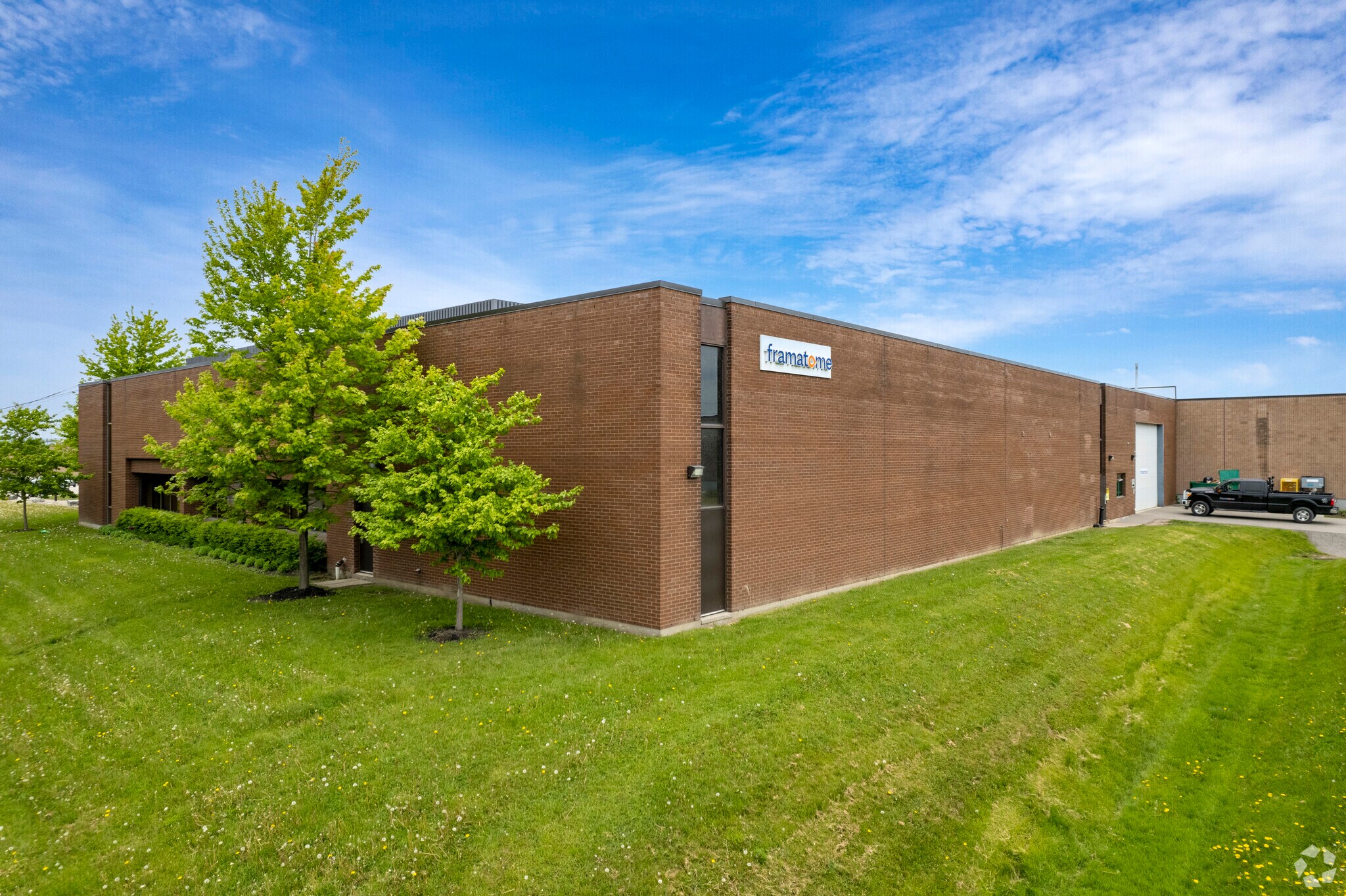 925 Brock Rd, Pickering, ON for lease Primary Photo- Image 1 of 2