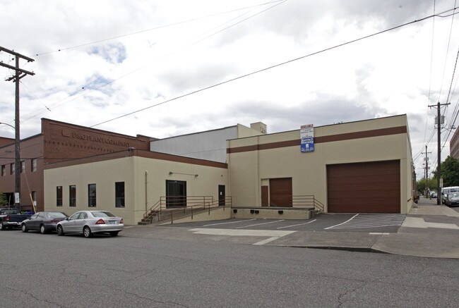 More details for 602 SE Salmon St, Portland, OR - Industrial for Lease