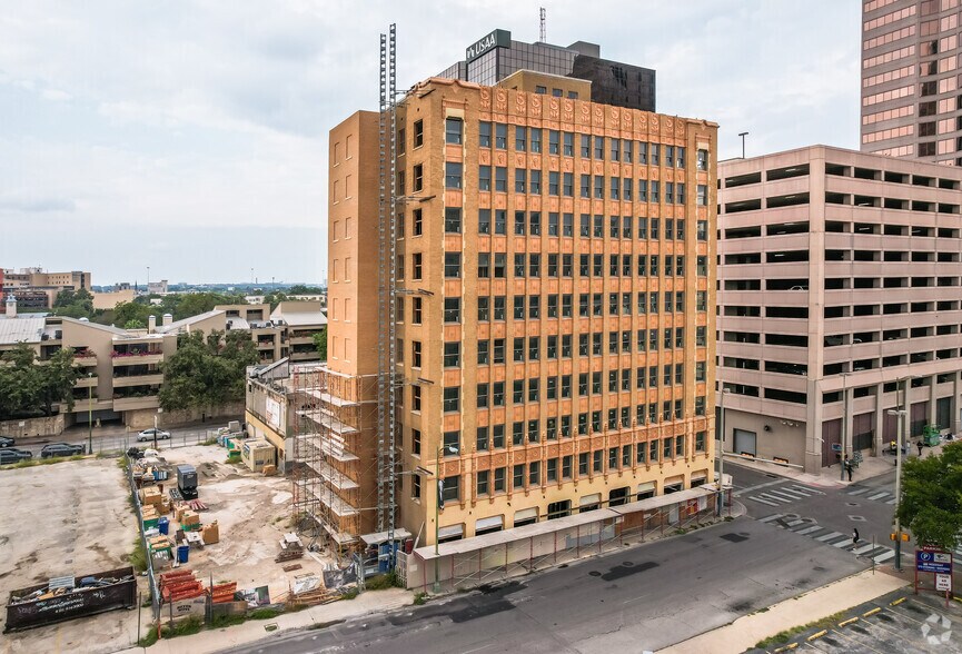 601 N Saint Marys St, San Antonio, TX à vendre - Photo du bâtiment - Image 2 de 10