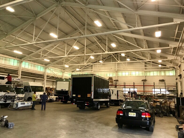 4001-4017 Dell Ave, North Bergen, NJ à louer - Photo du bâtiment - Image 3 de 8