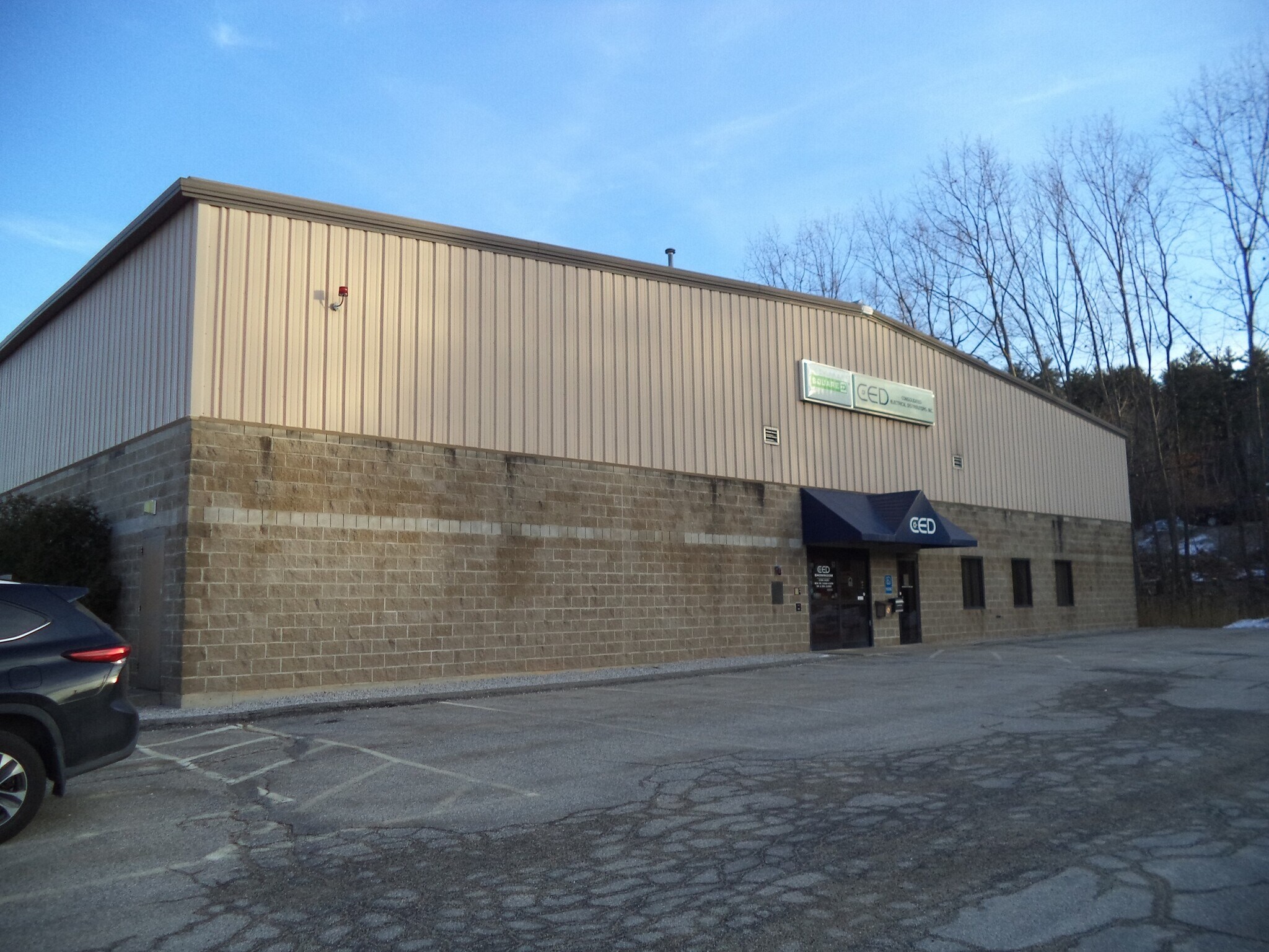 79 Carl Dr, Manchester, NH for sale Primary Photo- Image 1 of 18