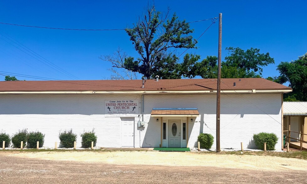 707 W Main St, Cameron, TX for sale - Primary Photo - Image 1 of 3