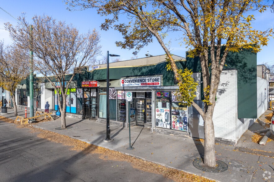 10130 107 Av NW, Edmonton, AB à louer - Photo du bâtiment - Image 3 de 16