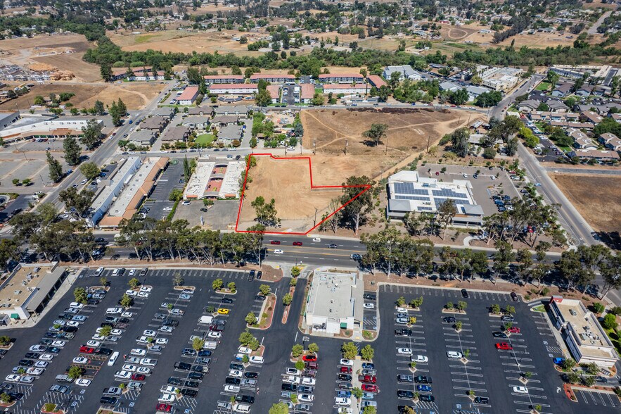 1703 Main St, Ramona, CA à vendre - Photo du bâtiment - Image 1 de 25