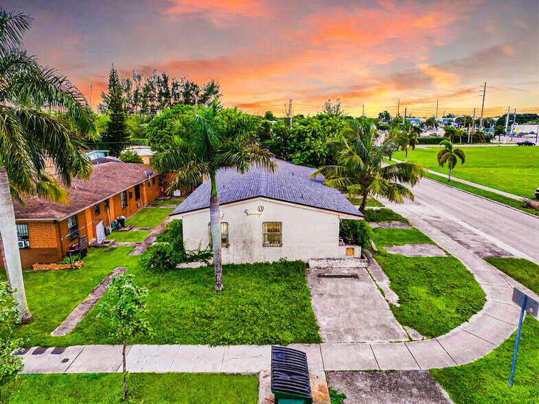 1478 NW 2nd Ave, Florida City, FL à vendre - Photo du bâtiment - Image 2 de 47