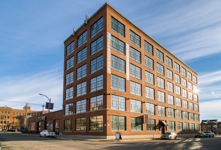 510 N Theresa Ave, Saint Louis, MO à louer - Photo du bâtiment - Image 2 de 24