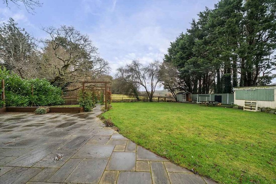 Southampton Road, Lymington for sale - Building Photo - Image 3 of 3