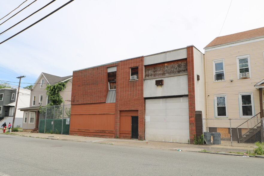 50-52 E Main St, Paterson, NJ à vendre - Photo du bâtiment - Image 1 de 1