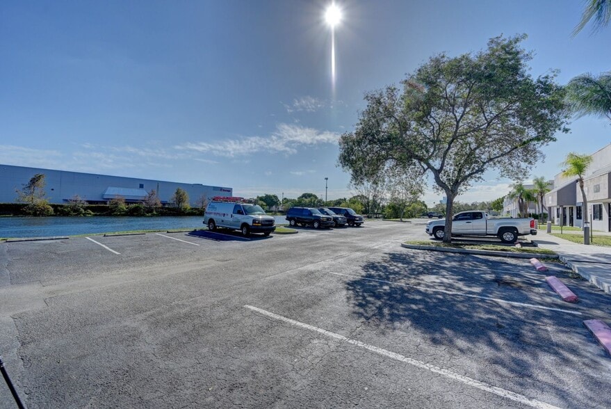 4051 SW 47th Ave, Davie, FL for lease - Building Photo - Image 3 of 3