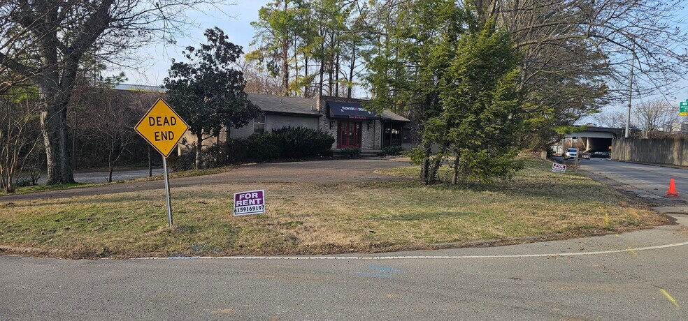 2724 Berrywood Dr, Nashville, TN à vendre - Photo du bâtiment - Image 2 de 40