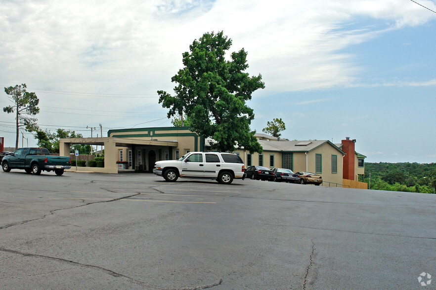 1226 NE 63rd St, Oklahoma City, OK for sale - Primary Photo - Image 1 of 1